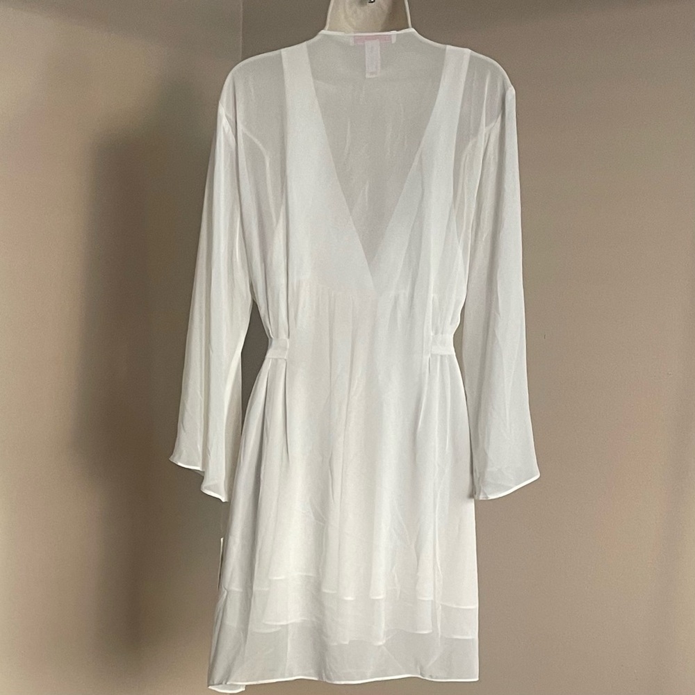 Oscar de la Renta Pink Label  Ivory Robe and Chemise Set - Picture 5 of 12